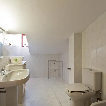 Rustic Bright Flat W/ Netflix - City Centre Daire