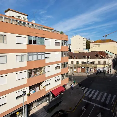Rustic Bright Flat W/ Netflix - City Centre Daire