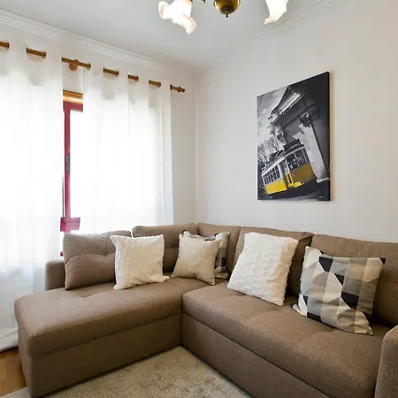 Rustic Bright Flat W/ Netflix - City Centre * Porto