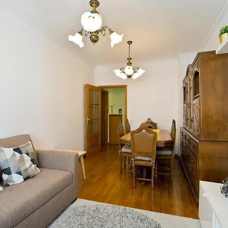 Rustic Bright Flat W/ Netflix - City Centre * Porto