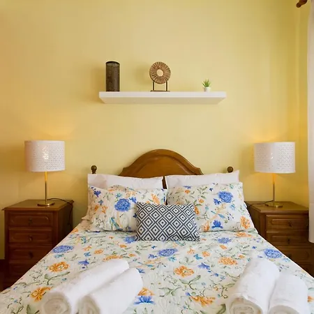 Rustic Bright Flat W/ Netflix - City Centre Lägenhet Oporto