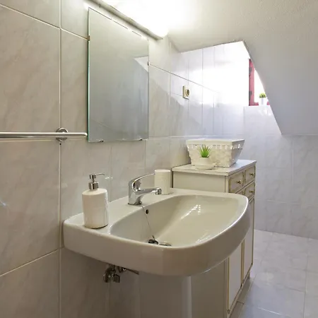 Rustic Bright Flat W/ Netflix - City Centre Apartamento Oporto